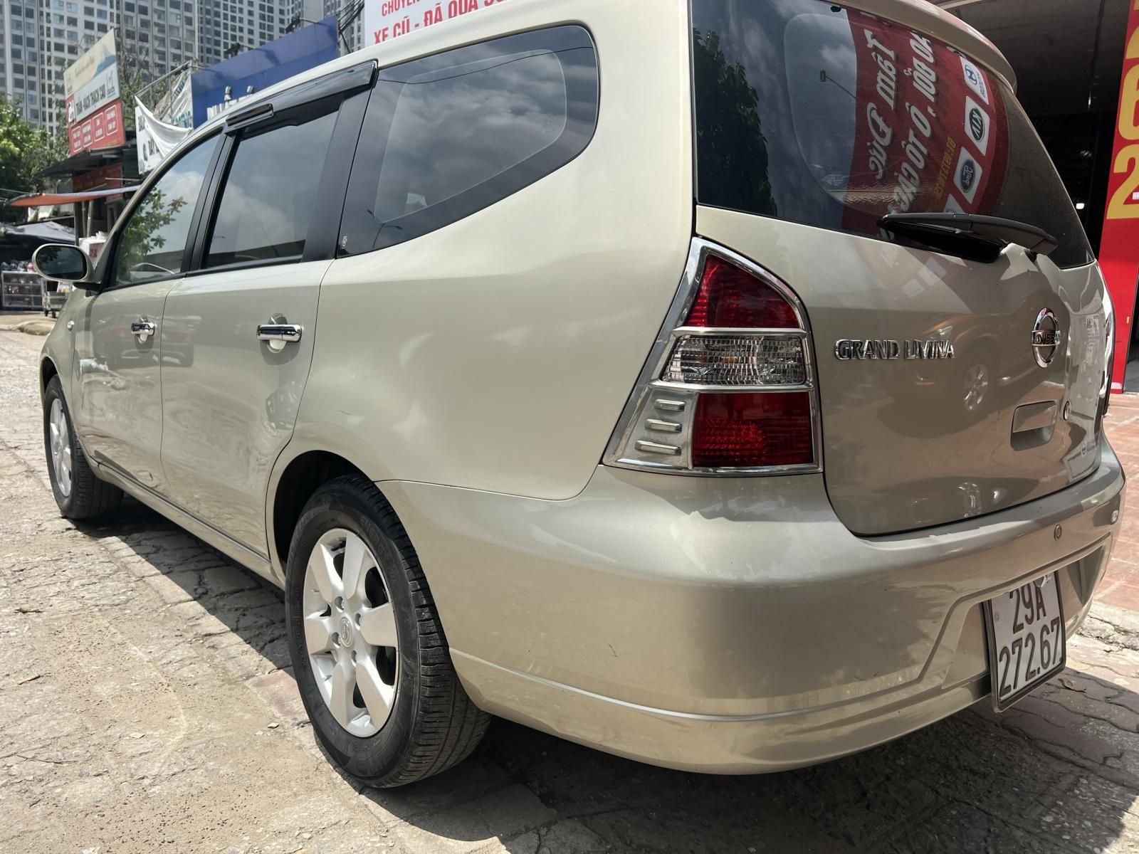 Nissan Grand livina 2011 - Tư nhân 1 chủ sử dụng