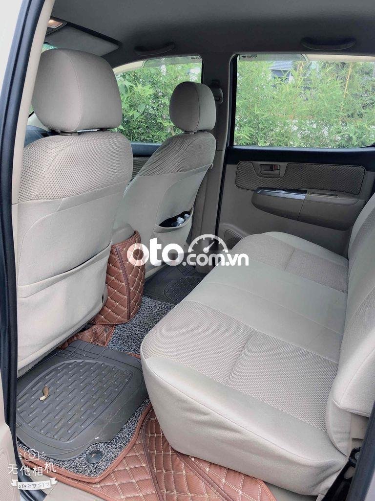 Toyota Hilux 2014 - Màu bạc, xe nhập, giá 440tr