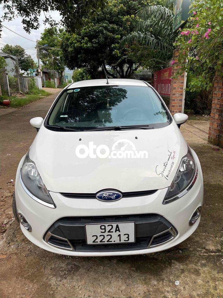 Ford Fiesta 2011 - Màu trắng, giá chỉ 275 triệu