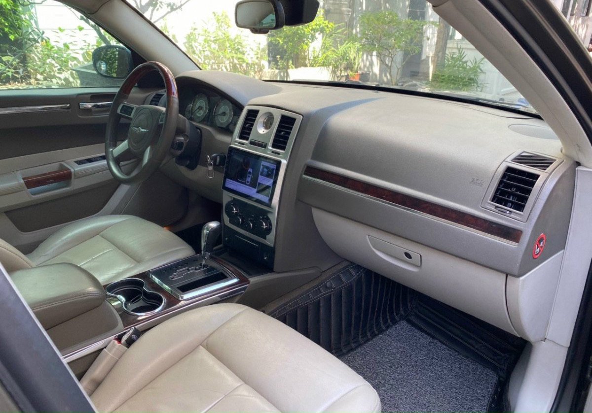 Chrysler 300 2012 - Màu xám, nhập khẩu, 780 triệu