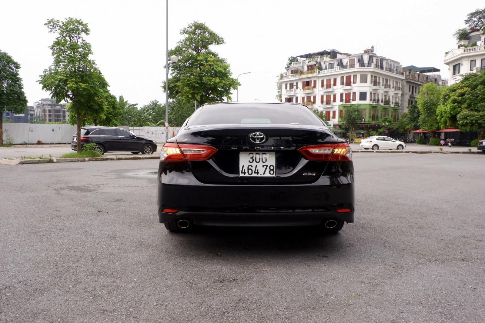 Toyota Camry 2020 - Màu đen, xe nhập