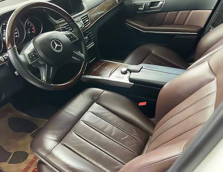 Mercedes-Benz E400 2013 - Bán xe màu trắng