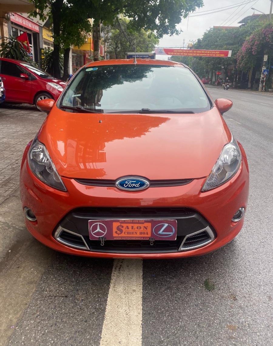 Ford Fiesta 2011 - Màu đỏ cam