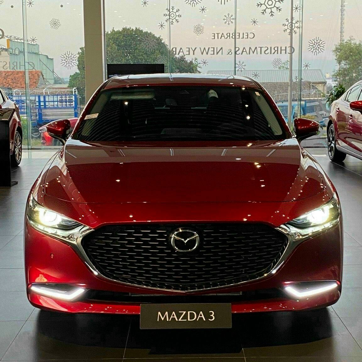 Mazda 3 2022 - Xe màu đỏ 5 chỗ