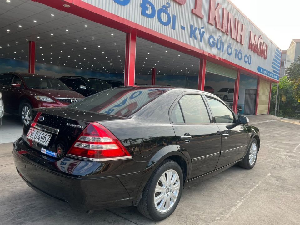 Ford Mondeo 2007 - Màu đen, giá cực tốt