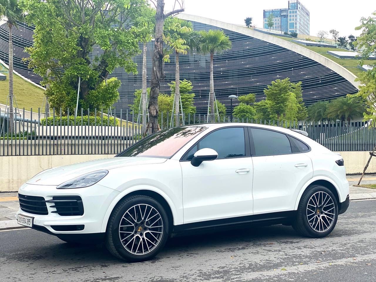 Porsche Cayenne 2015 - Màu trắng, nội thất đen