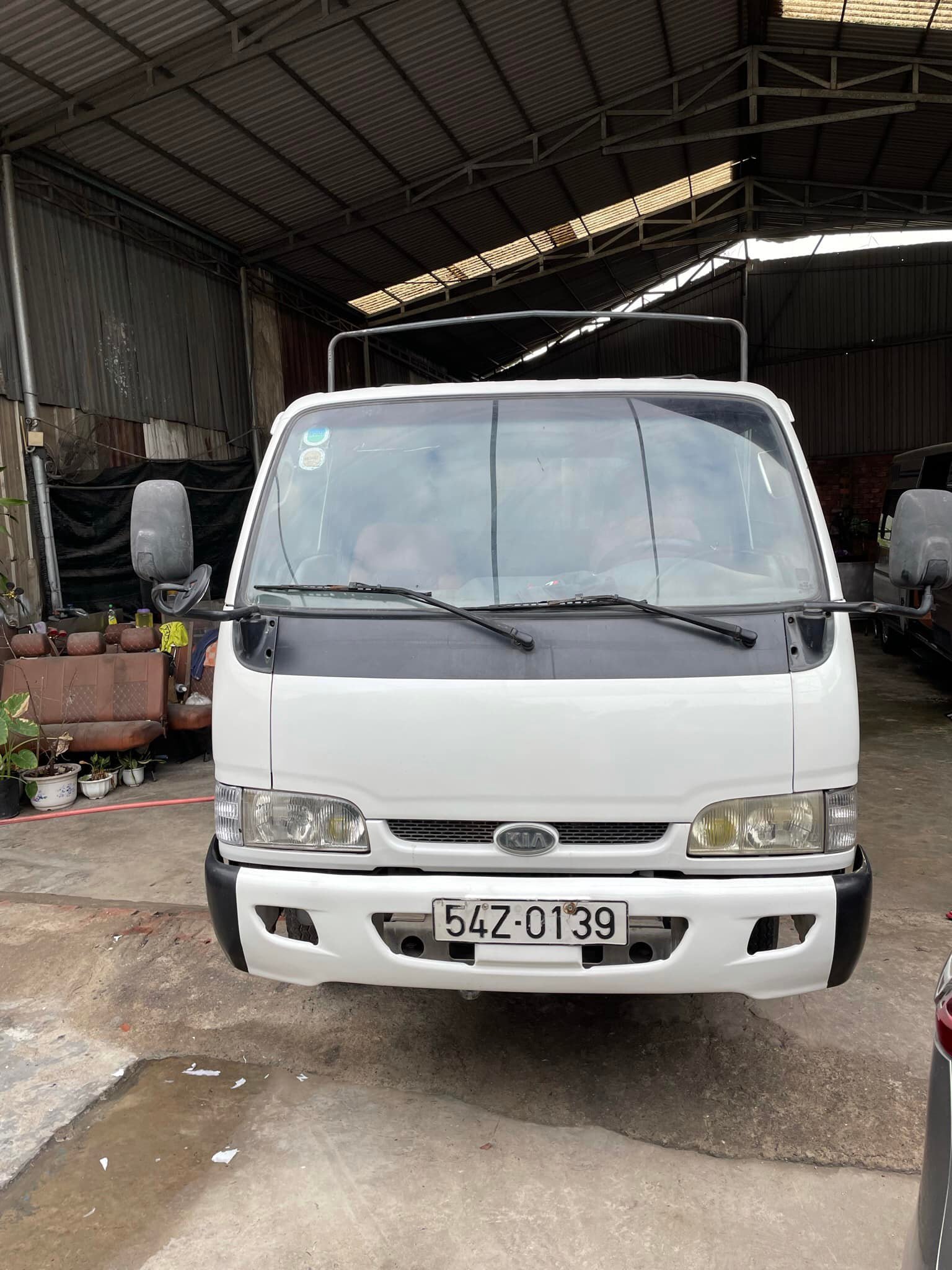 Kia K3000S 2009 - Màu trắng, giá cạnh tranh