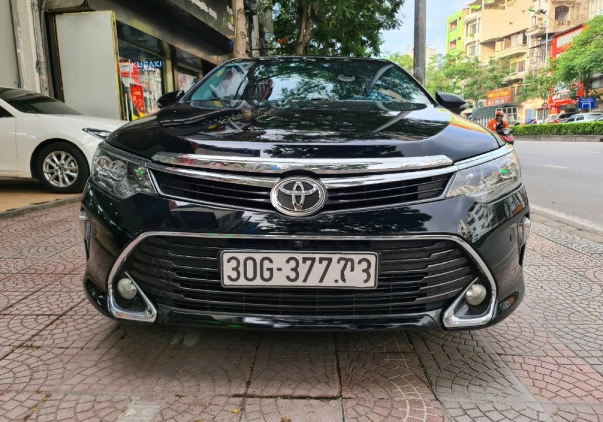 Toyota Camry 2017 - Xe màu đen