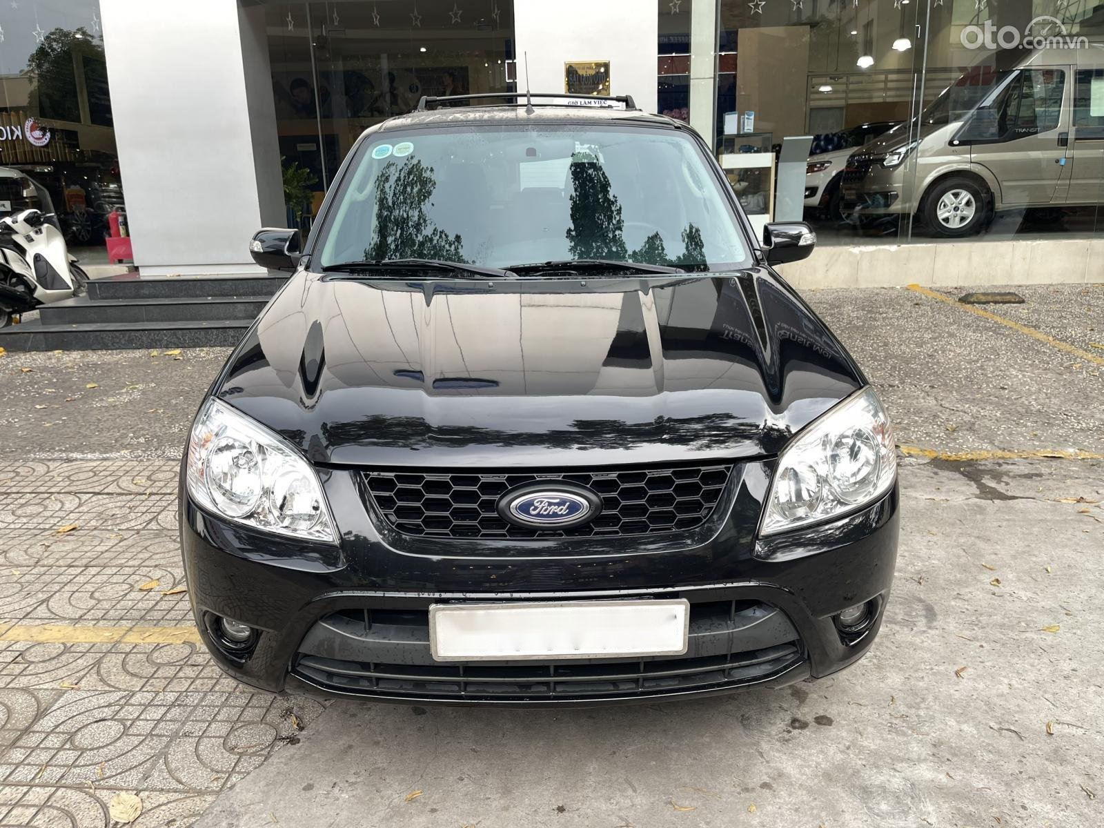 Ford Escape 2012 - Xe màu đen, 365 triệu