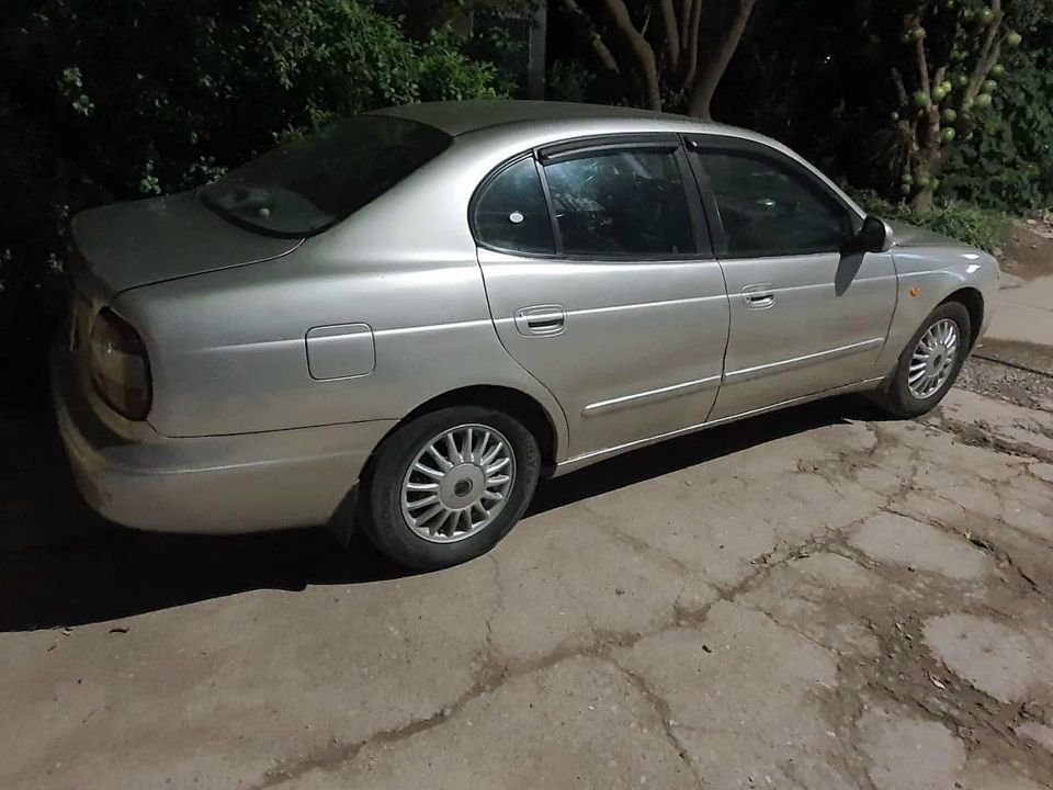 Daewoo Leganza 2000 - Màu vàng cát, chỉ 50tr