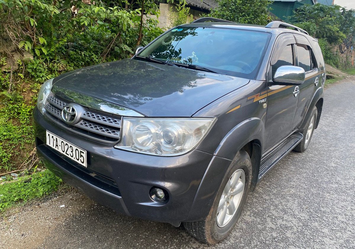 Toyota Fortuner 2009 - Màu xám, chính chủ