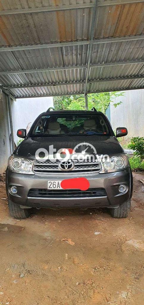 Toyota Fortuner 2009 - Máy dầu, 1 cầu số sàn 