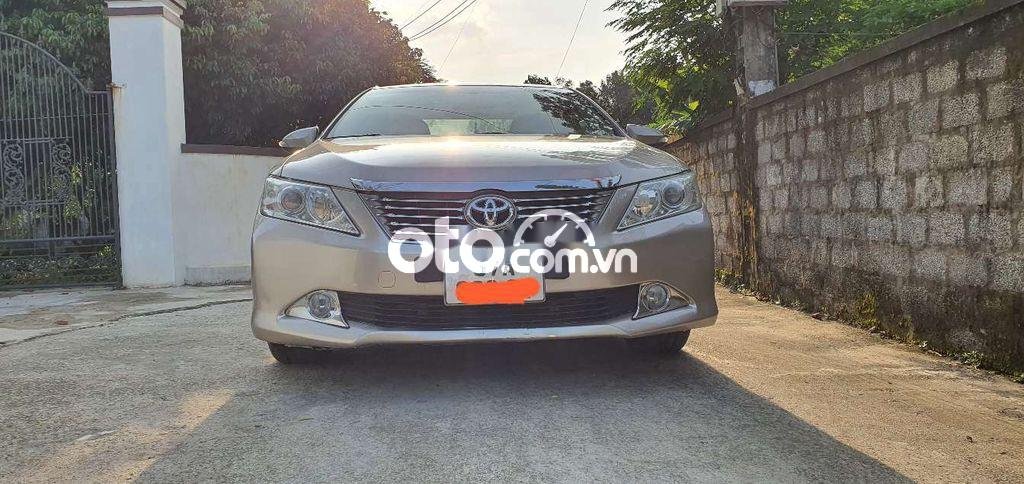 Toyota Camry 2013 - Màu bạc, giá 535tr