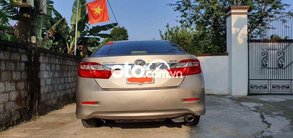 Toyota Camry 2013 - Màu bạc, giá 535tr