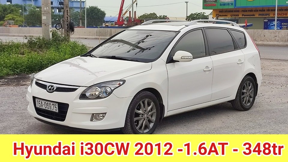 Hyundai i30 2012 - Màu trắng, xe nhập