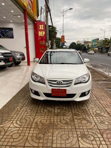 Hyundai Avante 2011 - Màu trắng