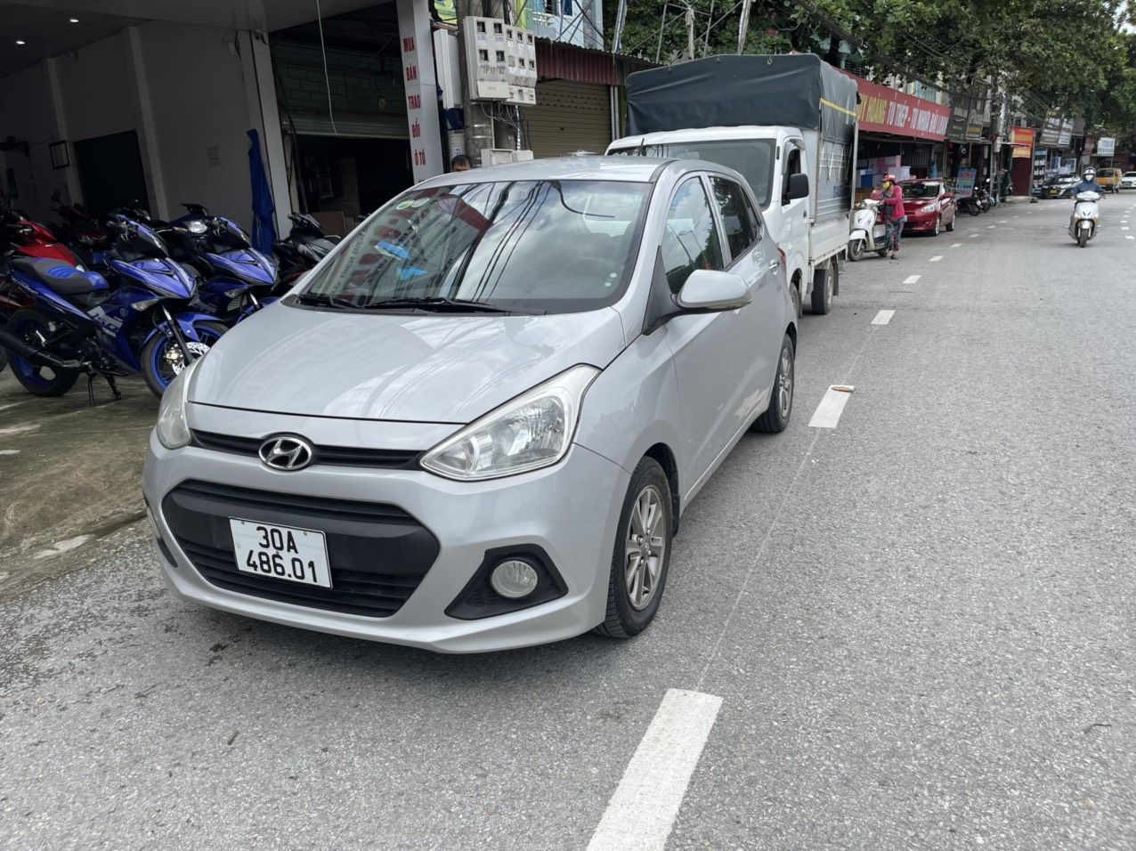 Hyundai Grand i10 2014 - Xe màu bạc