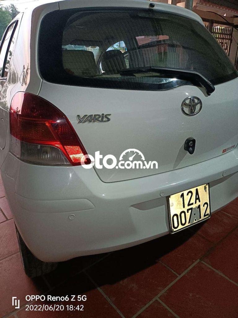 Toyota Yaris 2012 - Xe màu trắng, xe nhập