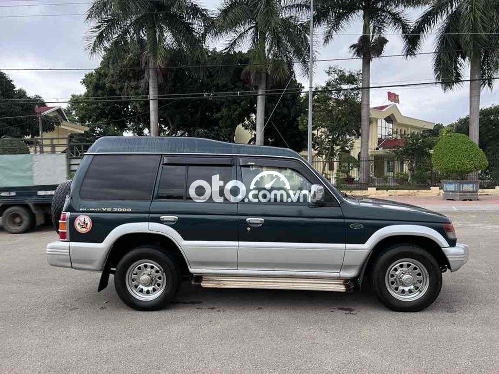 Mitsubishi Pajero 2004 - Màu xanh lam, giá cực tốt