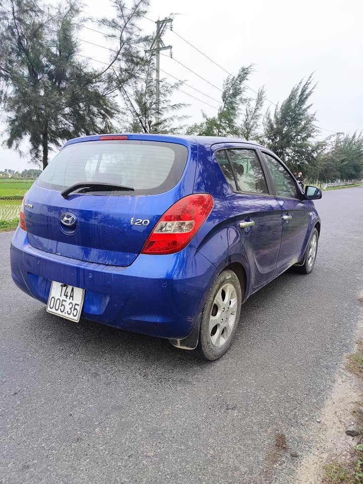 Hyundai i20 2010 - Màu xanh lam giá cạnh tranh