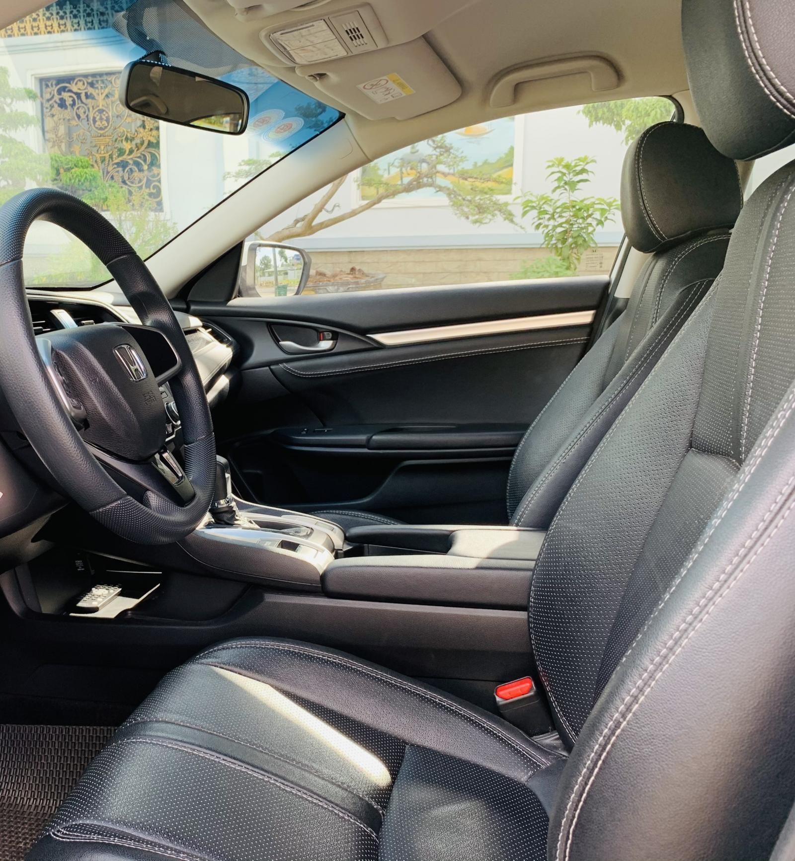 Honda Civic 2019 - Sedan hạng C cực hot về là bán ngay