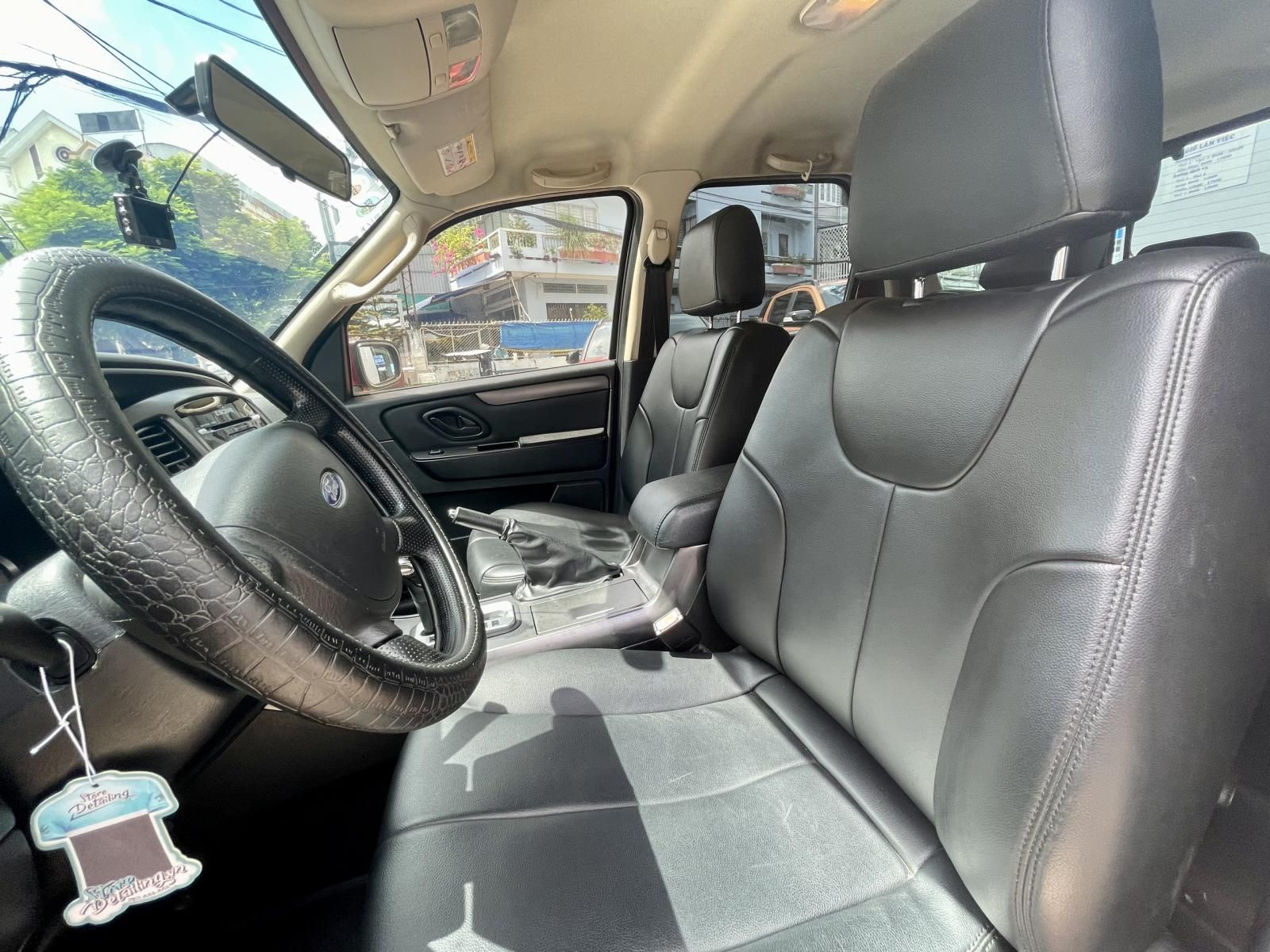 Ford Escape 2013 - Xe màu đỏ, giá 395tr