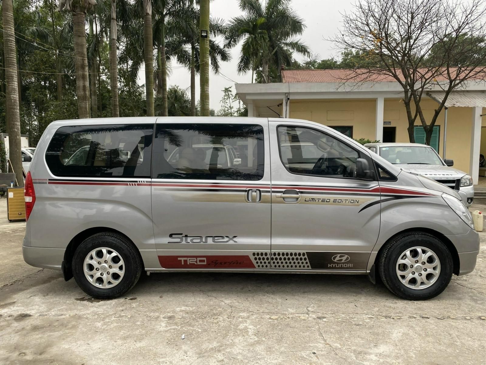 Hyundai Grand Starex 2015 - Bán xe 9 chỗ, máy xăng, số sàn