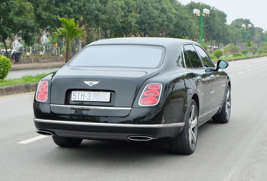Bentley Mulsanne 2015 - Chạy giữ gìn nên chất xe còn rất mới. LH để xem xe và ép giá