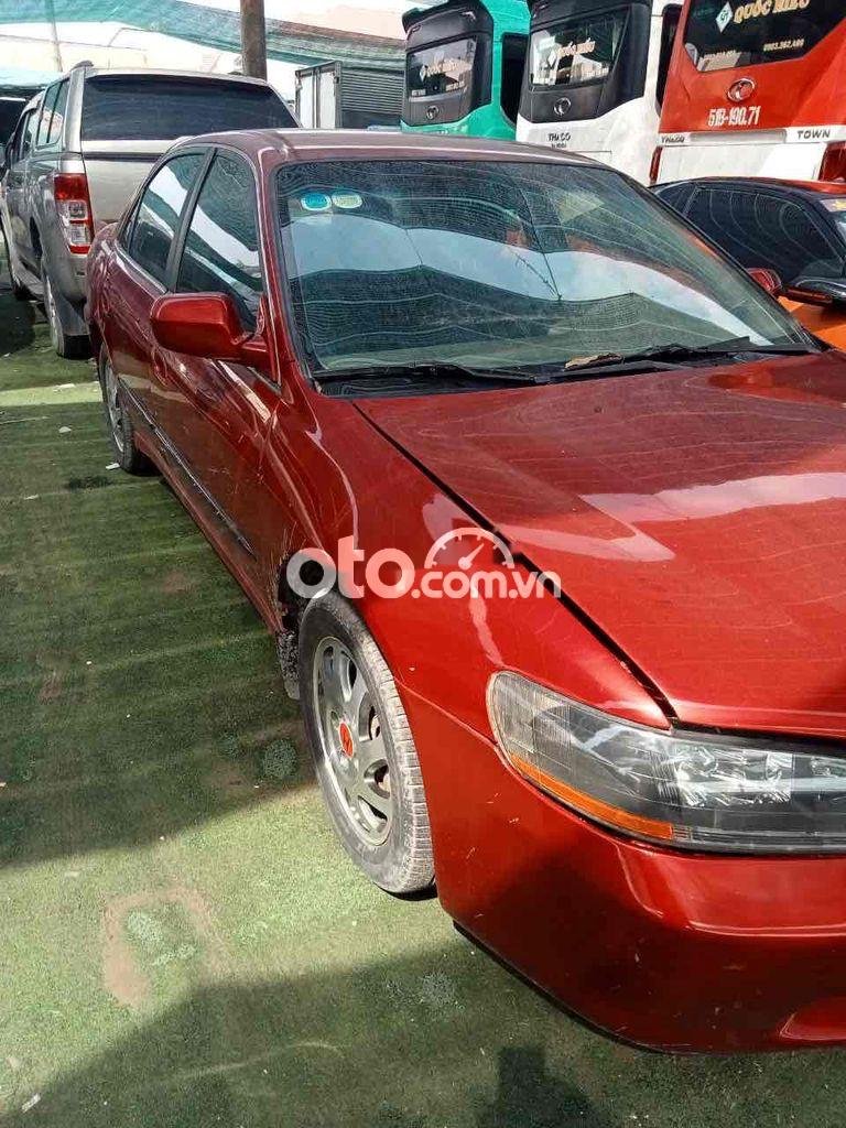 Honda Accord 2002 - Màu đỏ, xe nhập giá cạnh tranh