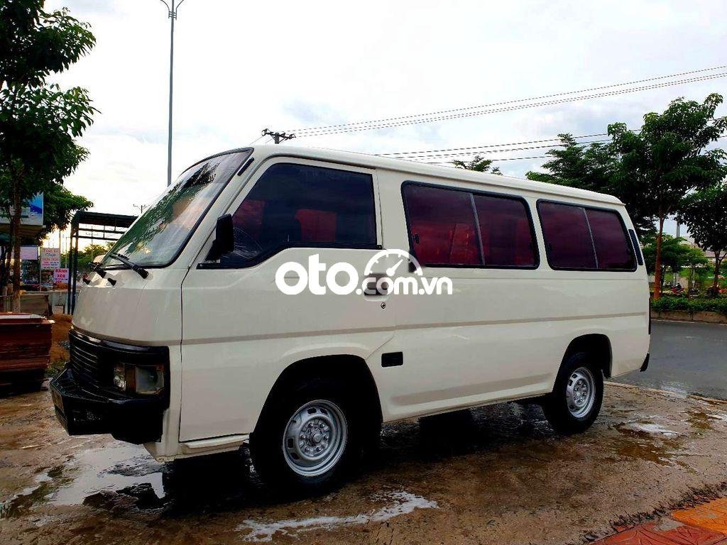 Nissan Urvan 1989 - Màu trắng, xe nhập