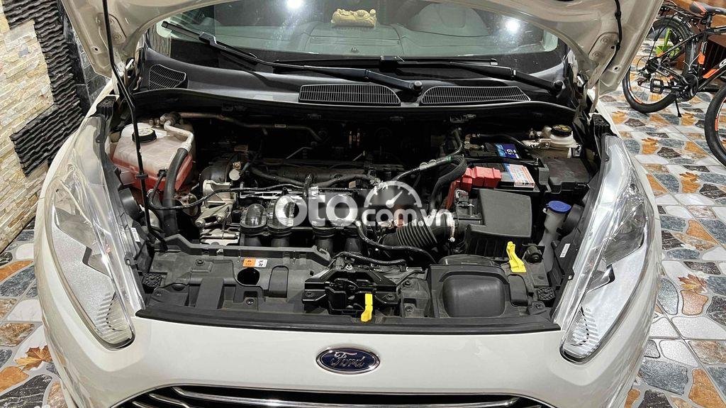 Ford Fiesta 2018 - Màu trắng xe gia đình giá cạnh tranh