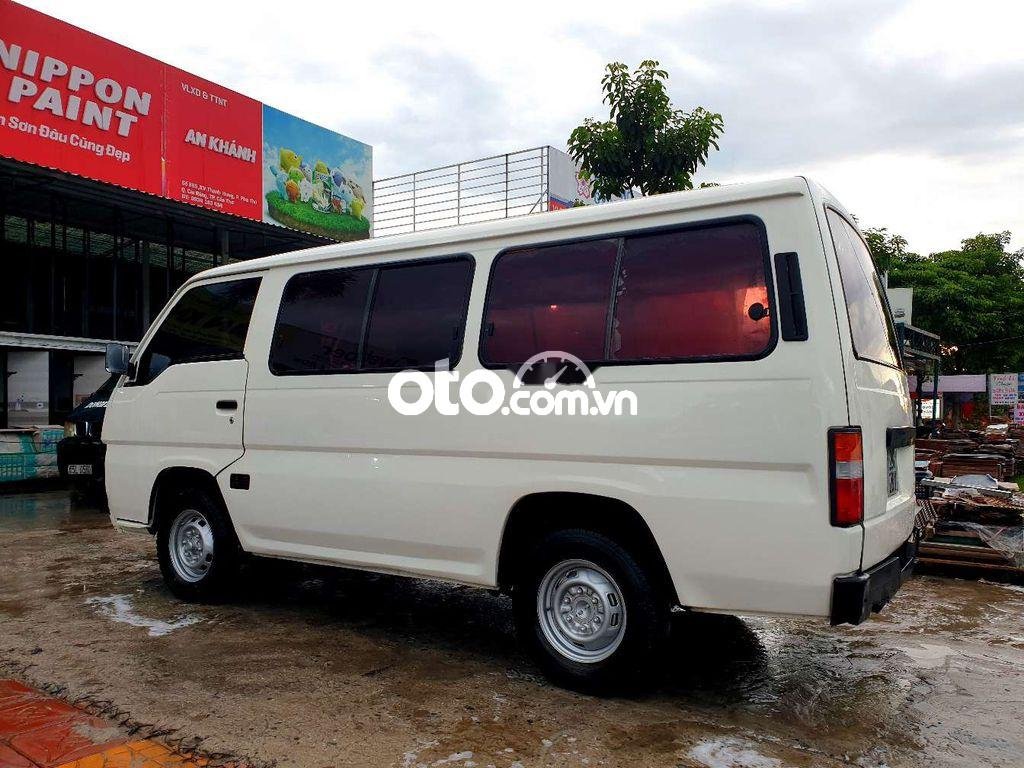 Nissan Urvan 1989 - Màu trắng, xe nhập