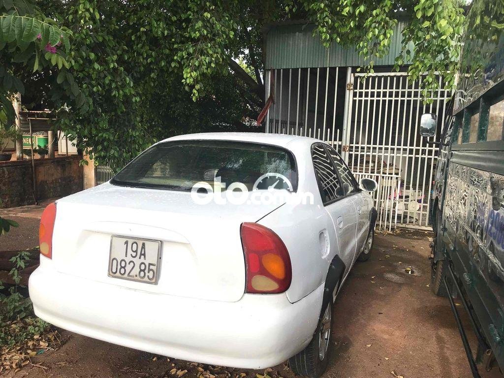 Daewoo Lanos 2001 - Màu trắng, giá chỉ 45 triệu