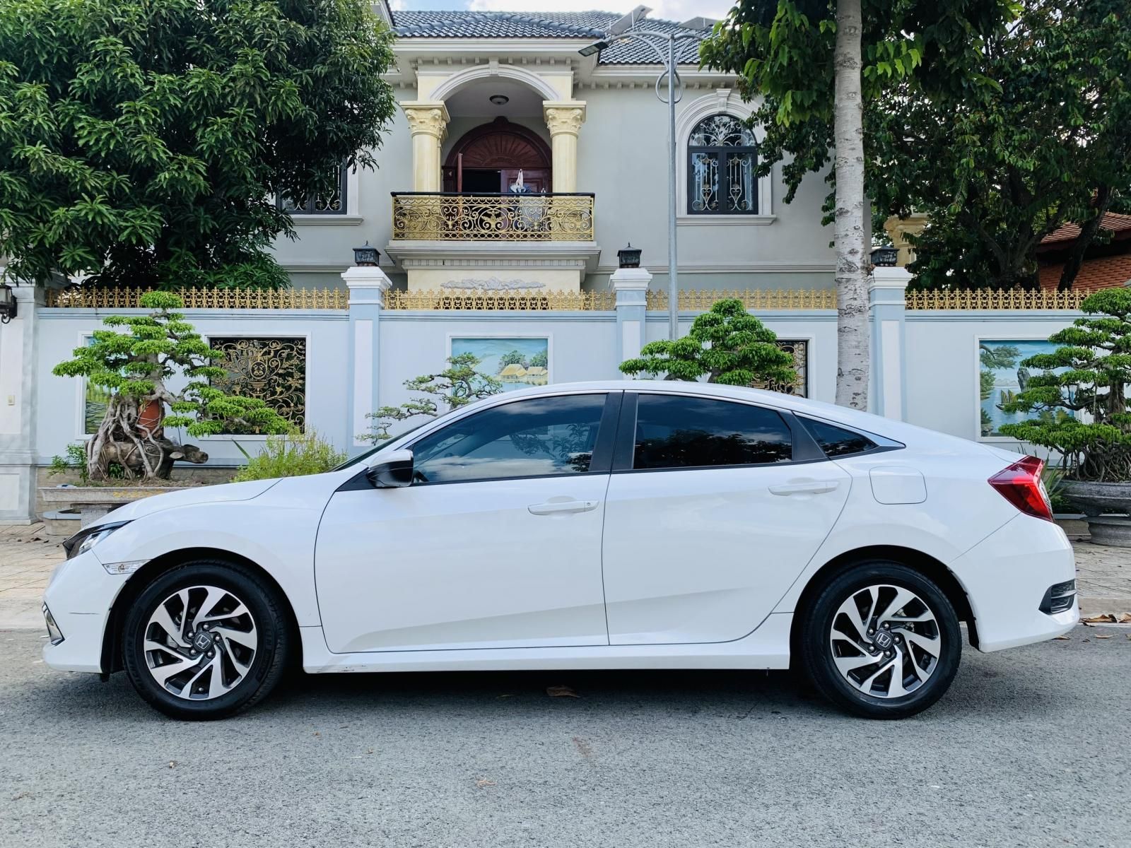 Honda Civic 2019 - Sedan hạng C cực hot về là bán ngay