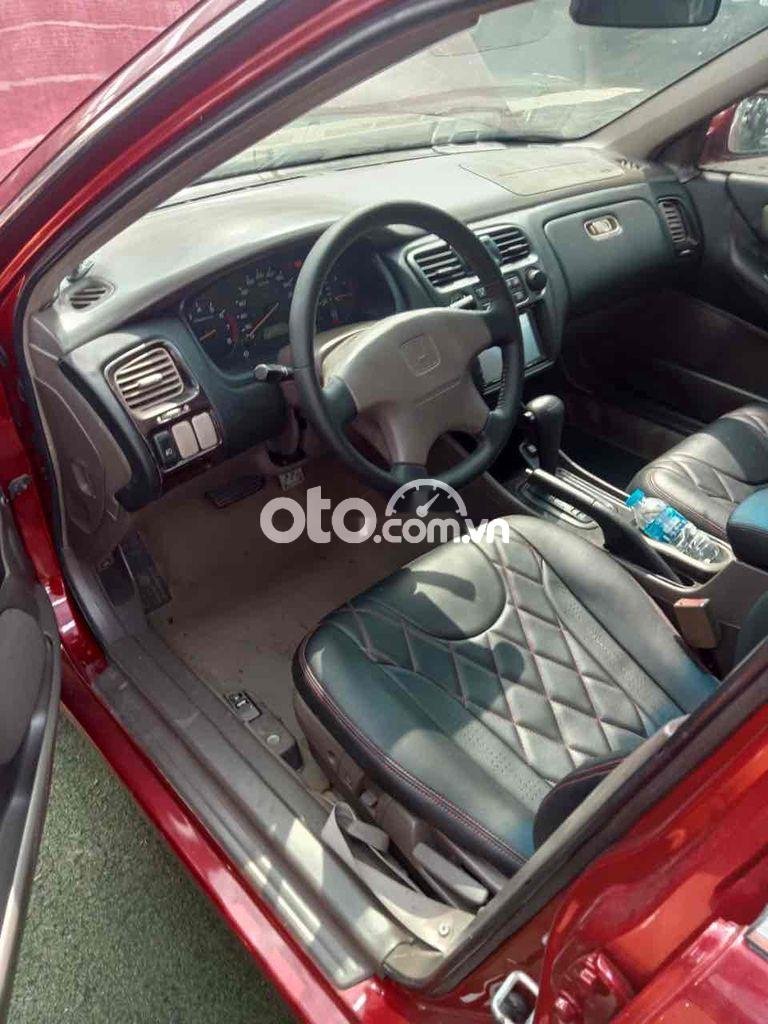 Honda Accord 2002 - Màu đỏ, xe nhập giá cạnh tranh