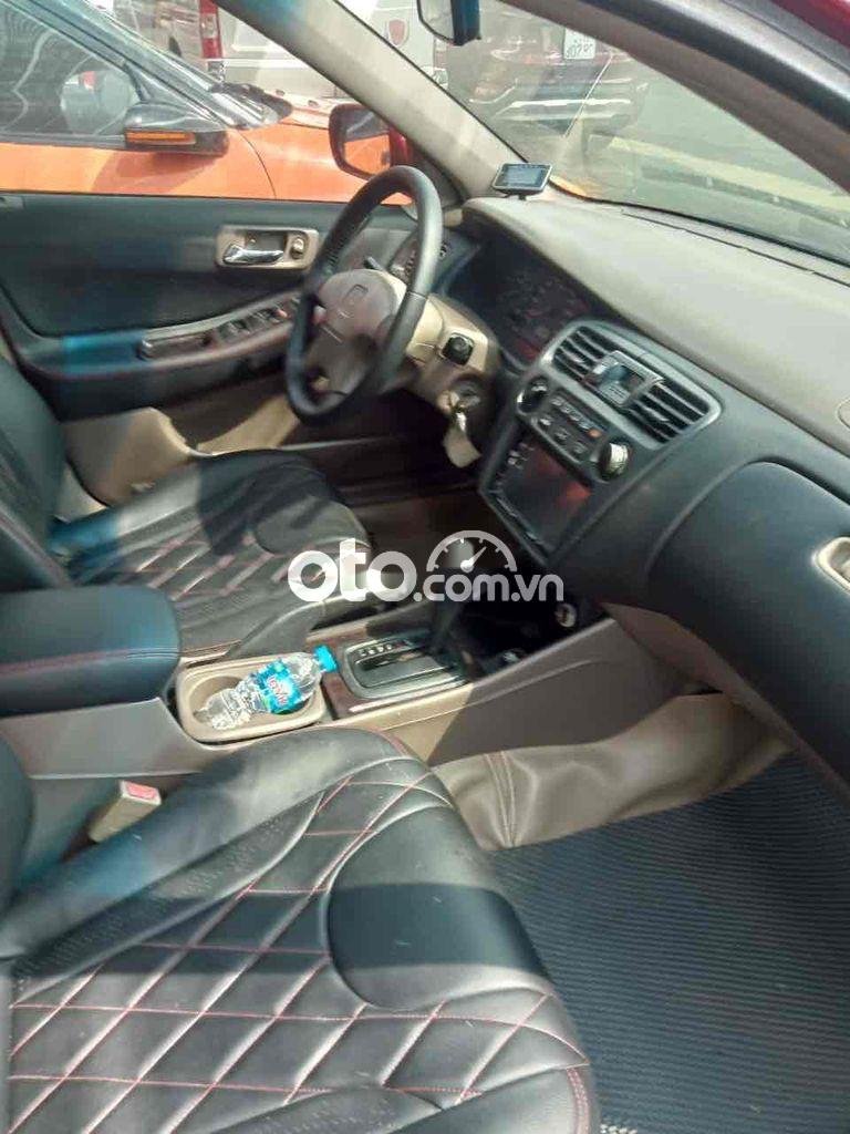 Honda Accord 2002 - Màu đỏ, xe nhập giá cạnh tranh