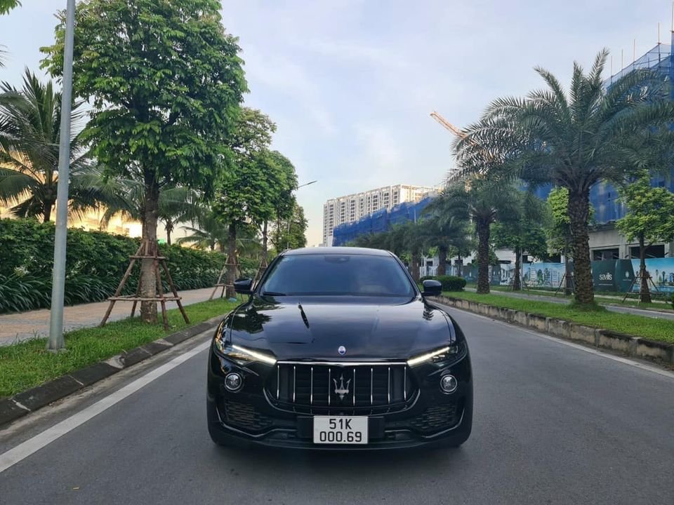 Maserati 2020 - Màu đen, nhập khẩu