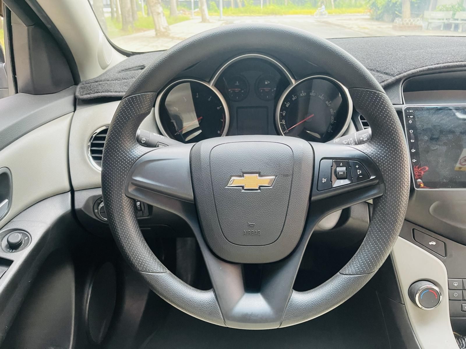 Chevrolet Cruze 2015 - Xe gia đình 5 chỗ đẹp, tiện nghi cao cấp, giá siêu rẻ