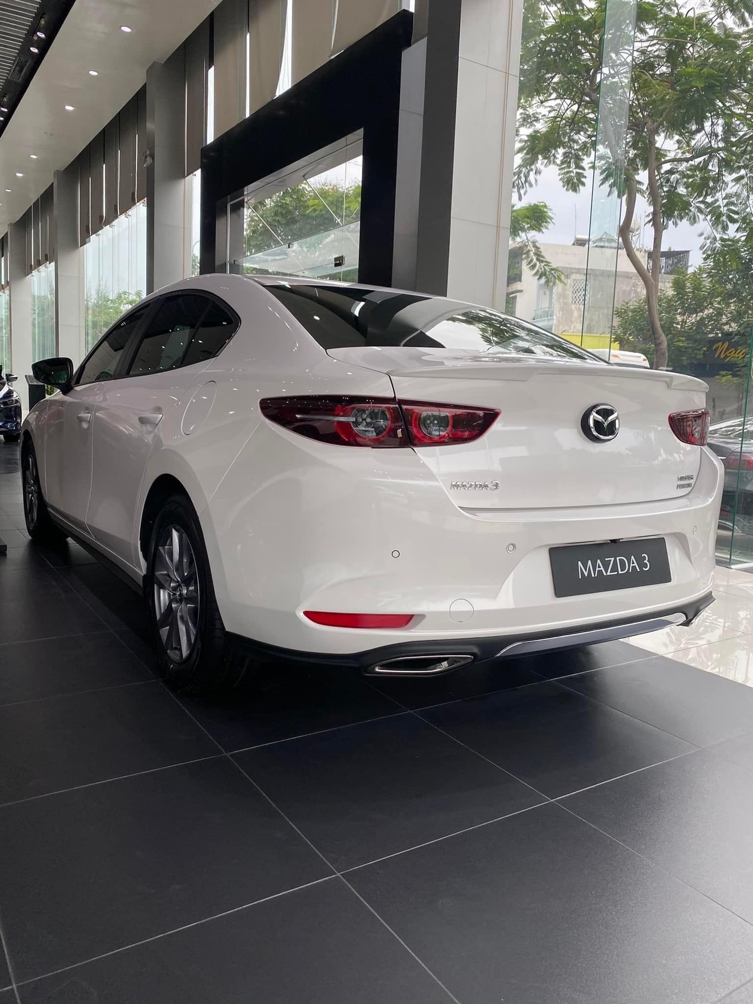 Mazda 3 2022 - Xe sẵn giao ngay giá chỉ 635 triệu