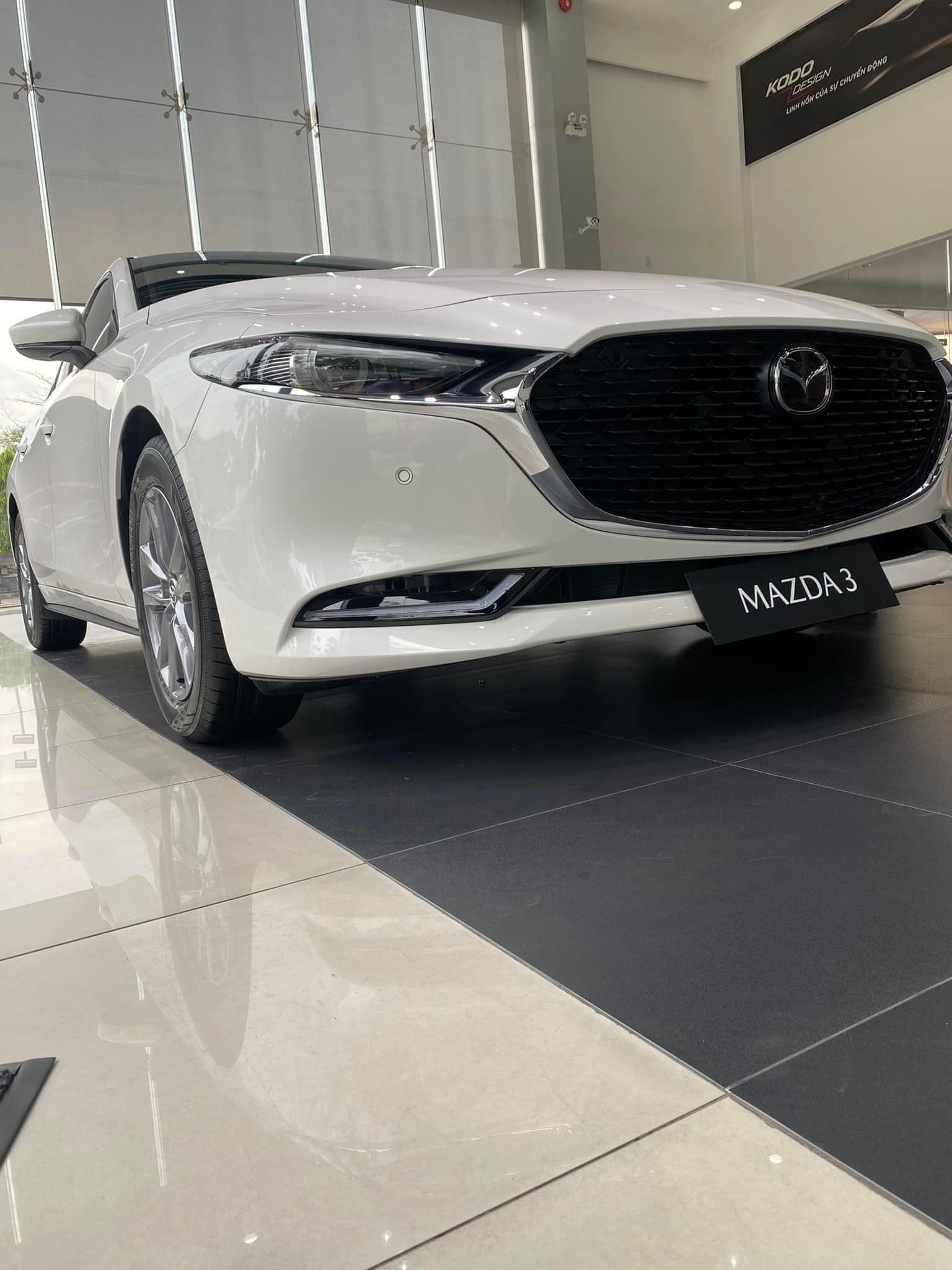 Mazda 3 2022 - Xe sẵn giao ngay giá chỉ 635 triệu