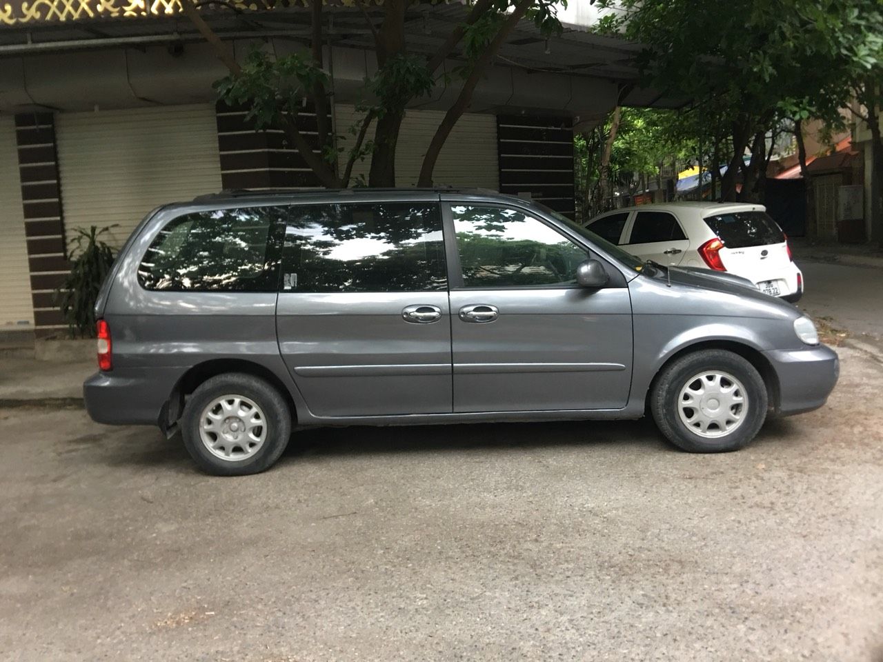 Kia Carnival 2001 - Máy dầu 6 chỗ, số sàn, xe đẹp