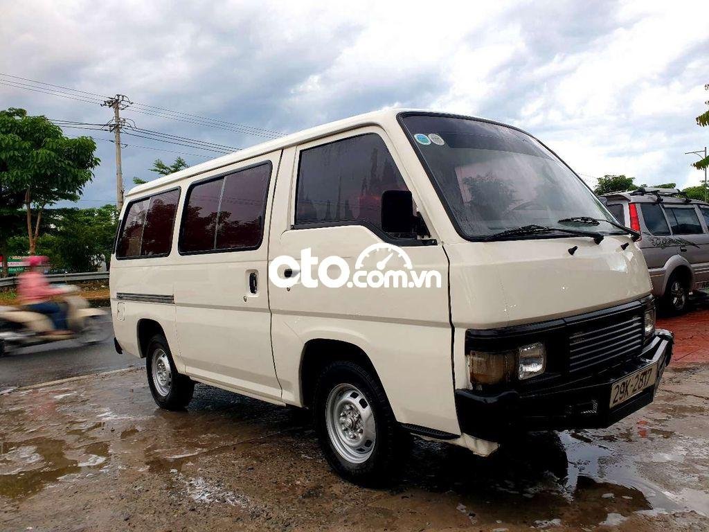 Nissan Urvan 1989 - Màu trắng, xe nhập