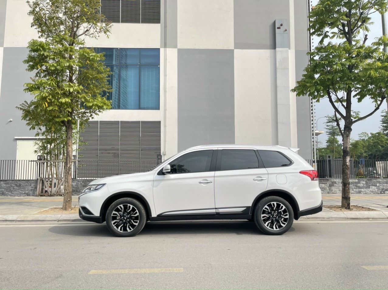 Mitsubishi Outlander 2021 - Odo: 3800 km