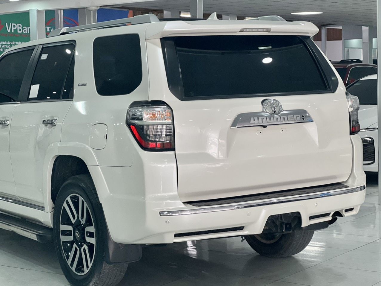 Toyota 4 Runner 2015 - Biển tỉnh, tên tư nhân