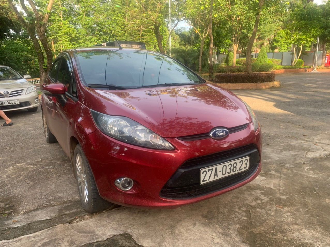 Ford Fiesta 2011 - Bán xe màu đỏ