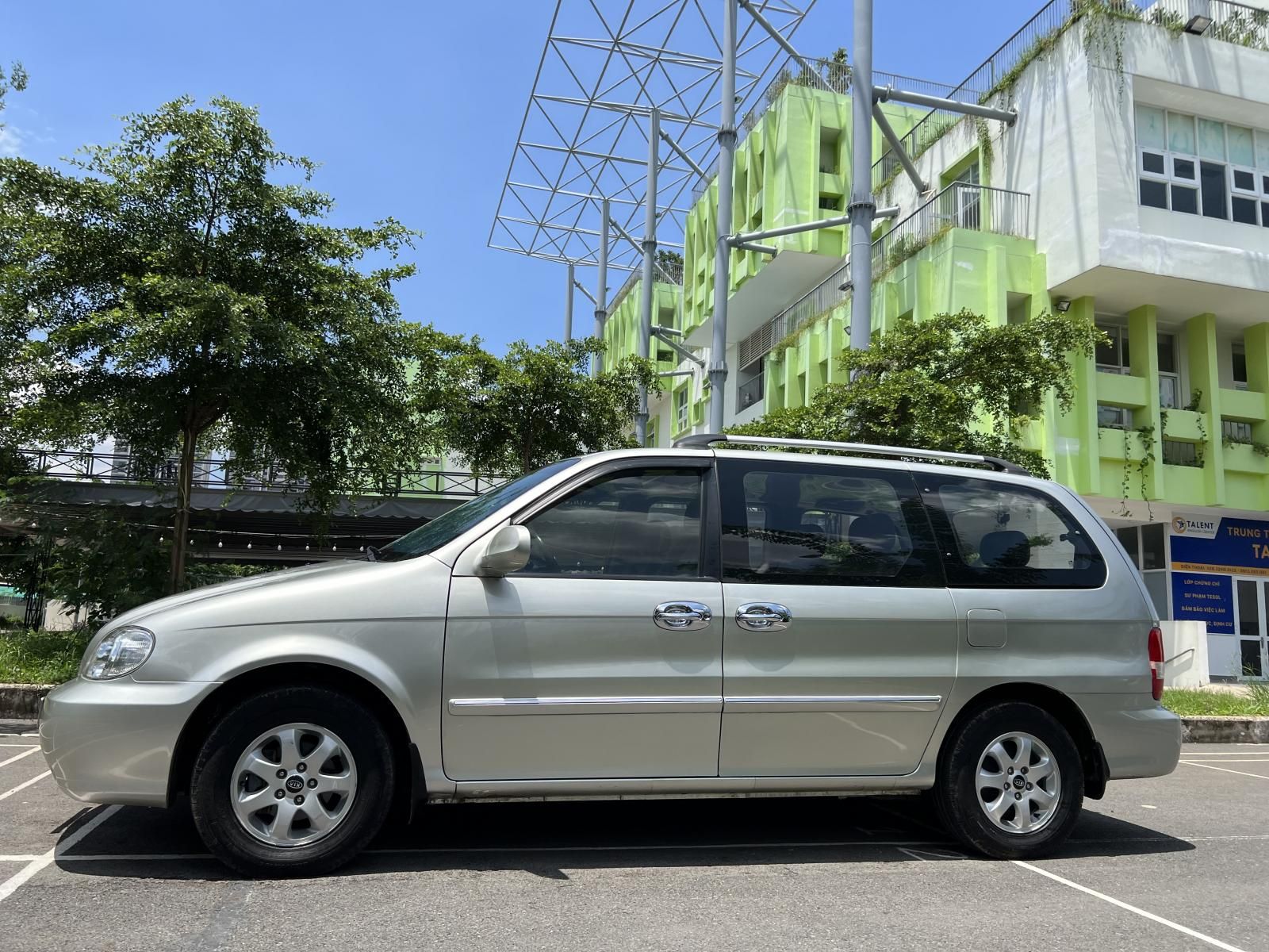 Kia Carnival 2009 - Cần bán xe số tự động - Xe đẹp gia đình ít sử dụng, giá chỉ 217tr