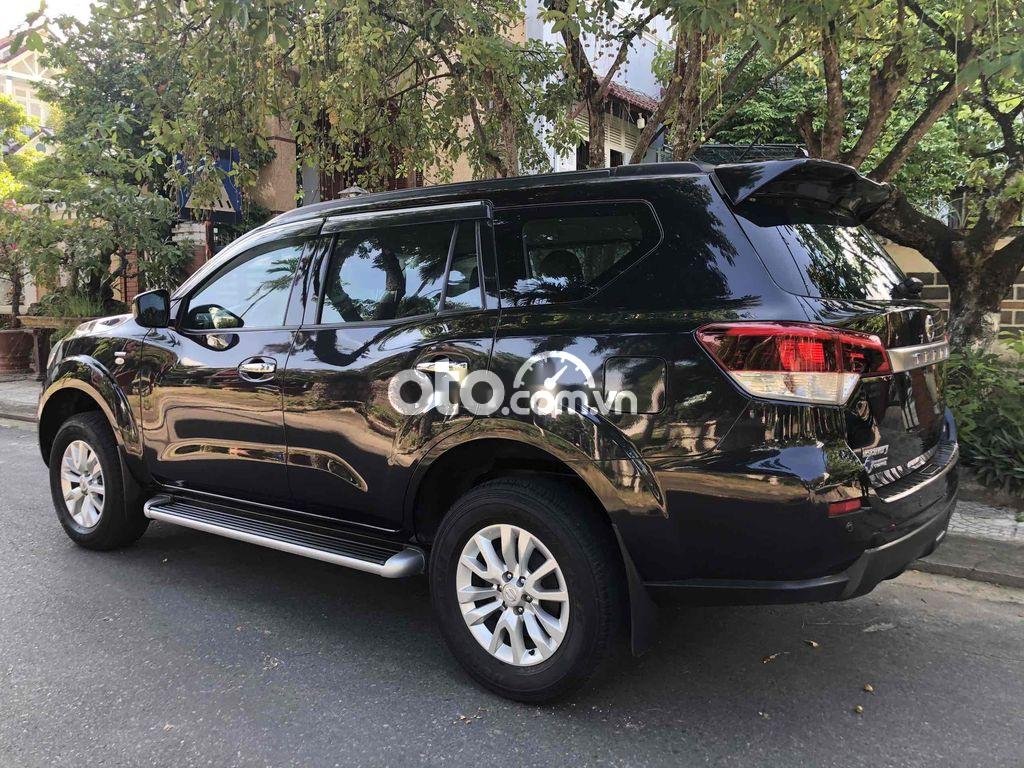 Nissan Terrano 2019 - Màu đen, xe nhập