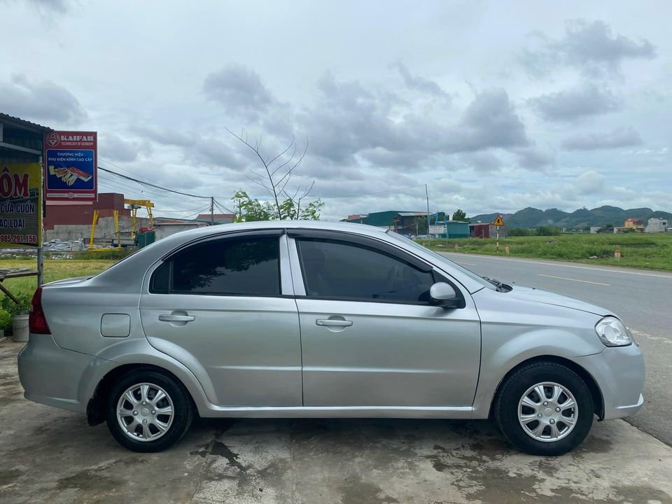 Daewoo Gentra 2007 - Màu bạc giá ưu đãi