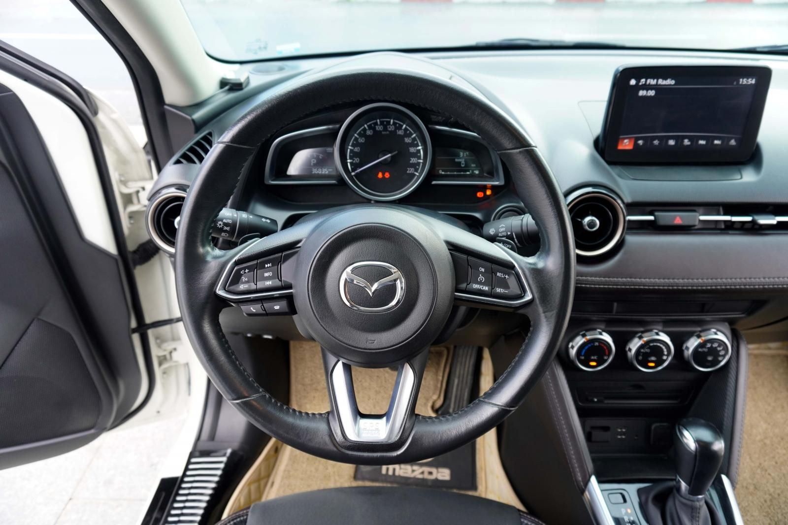 Mazda 2 2019 - Màu trắng