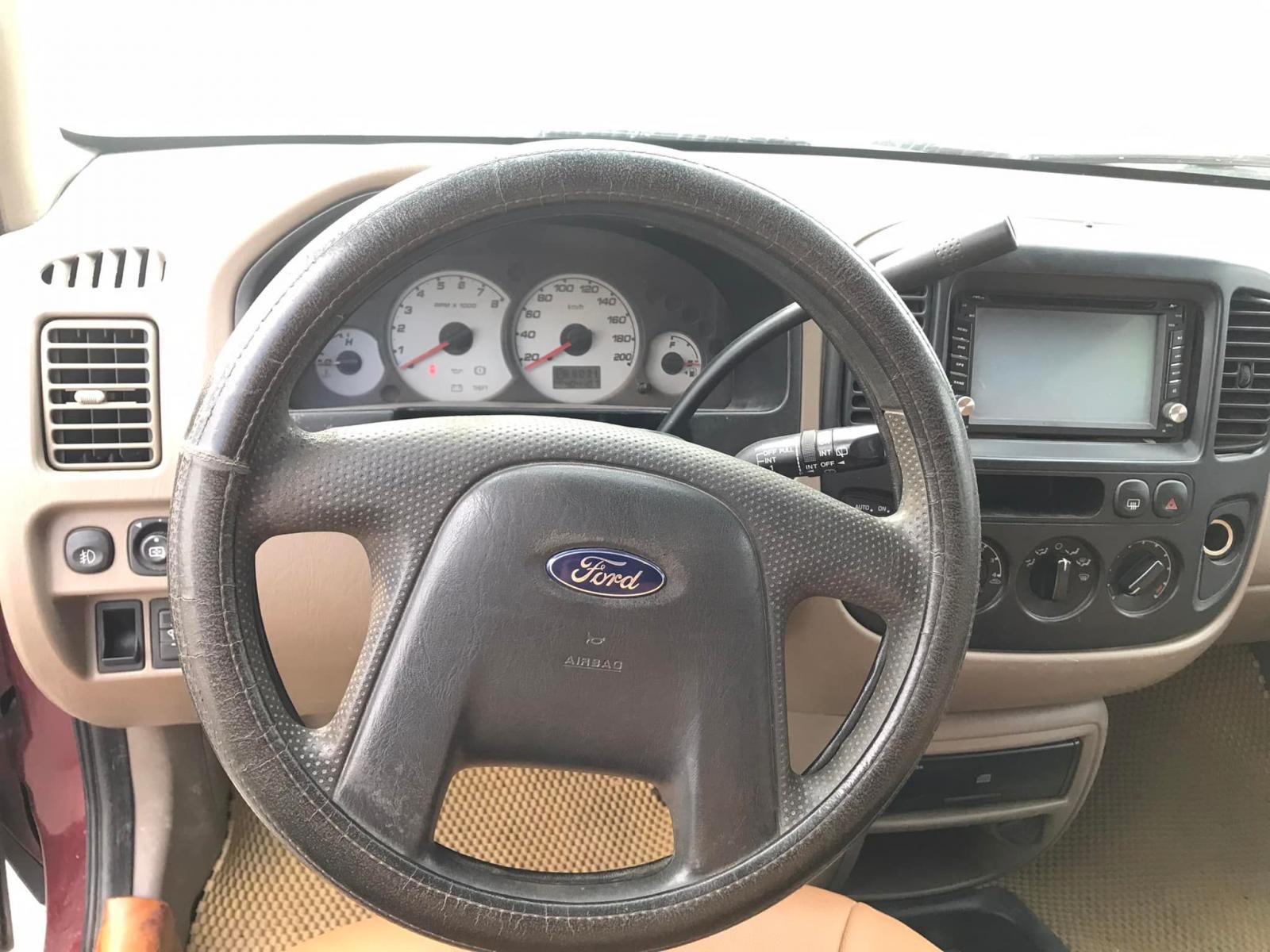 Ford Escape 2003 - Màu đỏ